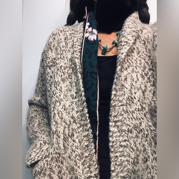 Vintage hand knit wool cardigan Size Medium - Picture 3 of 11